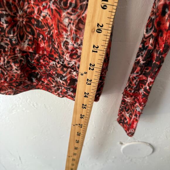 Maurices Red Sheer Abstract Print Long Sleeve Top M Y2K Stretch Fitted Burnout - Picture 8 of 8